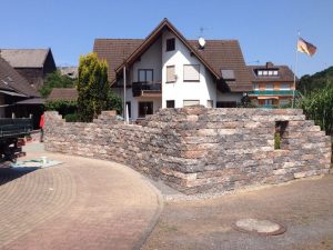 Gartenmauer der Firma Illgen